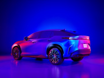 Lexus RZ &ndash; Crossover na prąd